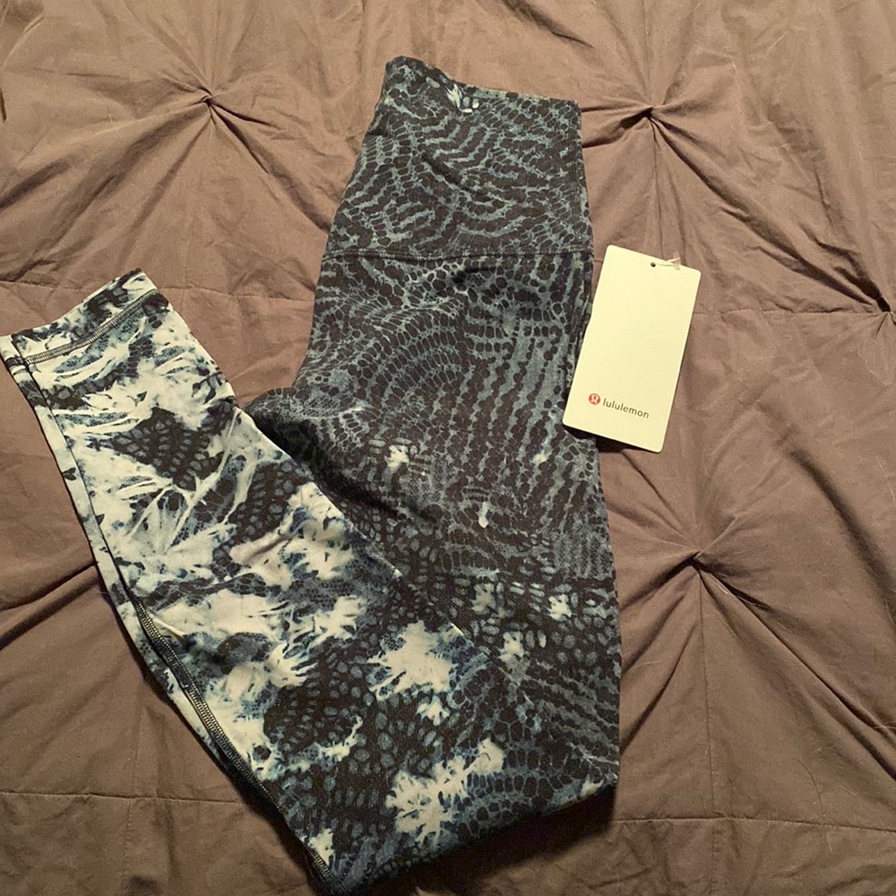 New with tags lululemon Aligns